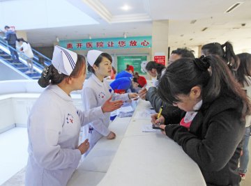 宁乡：人才是医院“核心利益”