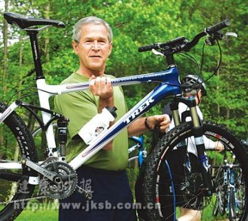 布什请法国总统吃“家常菜”