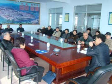 市医院深入老干布局开展健康保健知识讲座