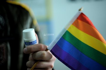 记录90后艾滋病大学生的一天