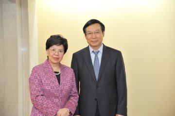 毕井泉会见世界卫生组织总干事陈冯富珍