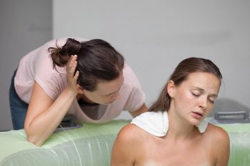 家庭生产：图记新生儿的诞生