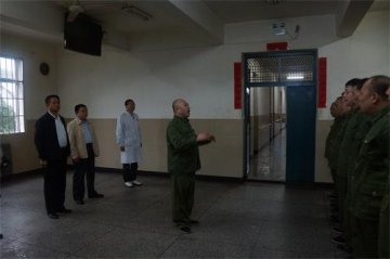 省民政厅副巡视员葛学到省荣复军人第二医院慰问优抚对象