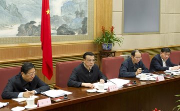 李克强：巩固阶段性成果 制定好医改