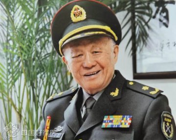 盛志勇：老树春深更着花