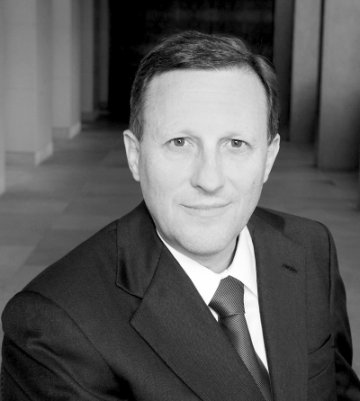 为患者选择合适的药物——访瑞士诺华董事长兼首席执行官魏思乐博士<BR/>本报记者 王雪飞