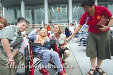 世界轮椅基金会为杭州残障青少年捐赠轮椅