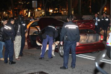 停牌司机飞车被截 涉藏毒遭逮捕