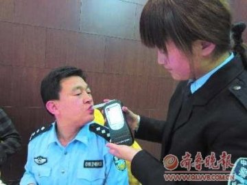 酒驾有啥误区 记者帮您测试