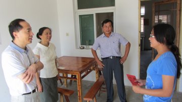 繁昌为三峡移民排忧解难 卫生局助学困难户