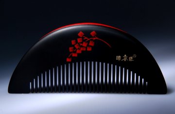 健康指南：专家建议白领常梳头可缓解亚健康