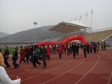 我校举行2007年冬季迎新年长跑活动