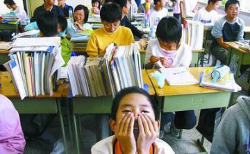 10岁男孩跳级读高一 自称与同龄人缺乏共同语言