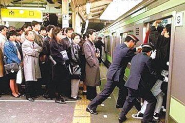 世界各地的人怎样上班