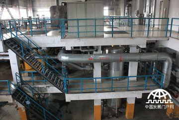 生物质烟气变废为宝 螺旋藻催生治沙产业链