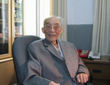 “中国农村改革之父”杜润生逝世 游泳与网球是爱好