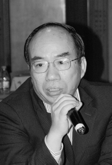 在自我批判中走出夹缝