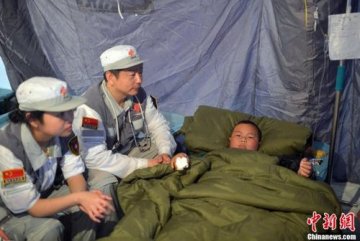 芦山地震已致193人遇难25人失踪 逾200万人受灾