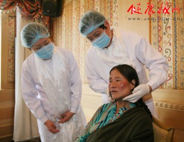 北京口腔医院院长孙正带队回访西藏患者斯求卓玛