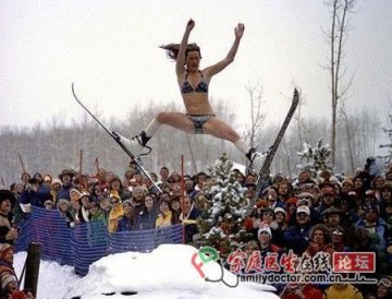 比基尼美女如何为极寒增添火辣辣的春色