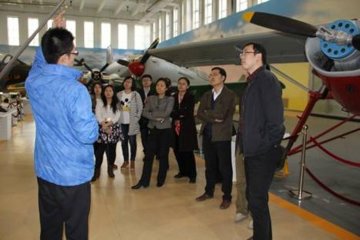 指导司党支部组织党员干部参观学习