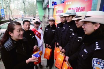 漱玉平民“春风送暖”公益活动圆满落幕