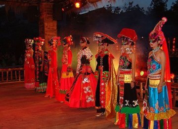 彝族雷人“摸奶节”