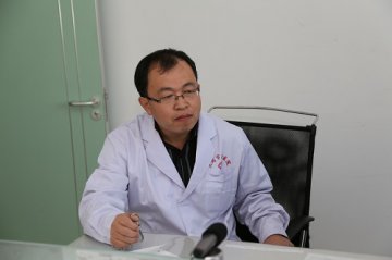 寻找身边的好医生系列报道之四：群众精神的守护者