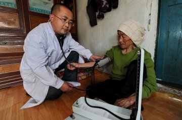 吉林：送医进村解决百姓医疗困难