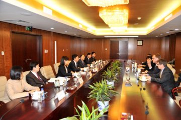 滕佳材会见世界银行中国、蒙古和韩国局郝福满局长一行