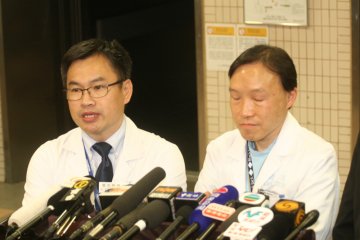 《明报》前总编辑遭袭 刀伤险中肺部