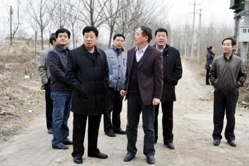 邓小社专员到省荣军医院检查指导工作