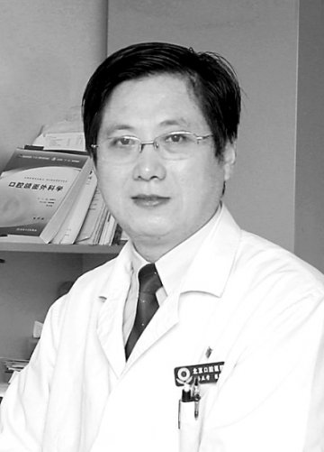 本期出镜 颌面外科专家 韩正学