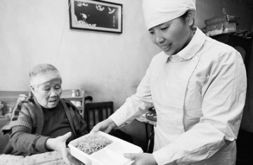 中国大部分城市社区养老设施缺乏 老人生活枯燥