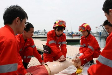 武警总医院“中国红十字紧急救援队”赴青岛演习