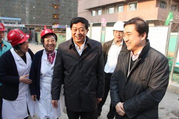 常务副省长周忠轩到省金秋医院调研 重点视察三号楼危旧楼改造项目