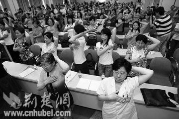 医生自编乳房保健瑜伽操预防乳腺癌