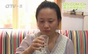 天地源大桶水竟喝出吸血蚂蝗 接热线的不知厂址