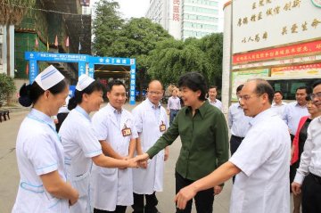 崔丽副主任赴广西调研医改工作