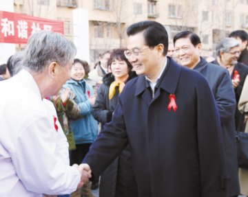 用爱心呵护生命 靠科学战胜病魔