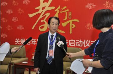 杨增扬亲躬亲为践行“孝行天下”