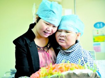 西安西京医院：双胞胎姐姐捐肠救妹