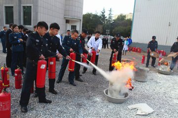 空军总医院组织消防安全理论宣教和实操培训