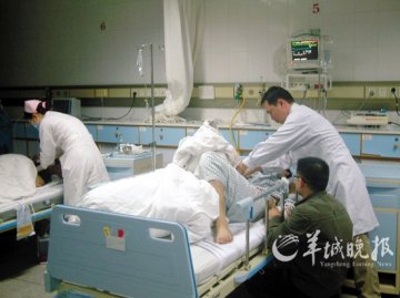 车祸多名伤者 尚未脱离危险