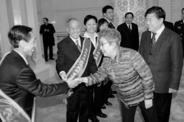 弘扬时代正气 端正医德医风