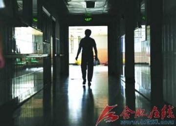 女子欲卖肾为患白血病儿子筹集医疗费