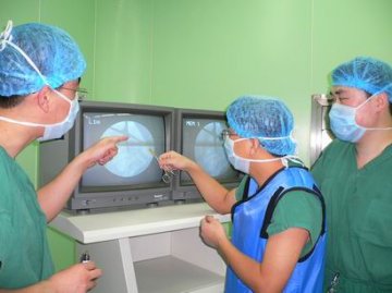 本是治病银针，意外断入腹内