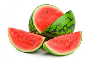 夏季养生多吃三种瓜：西瓜、丝瓜和苦瓜