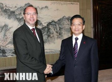 温家宝：中国政府有决心有能力控制艾滋病