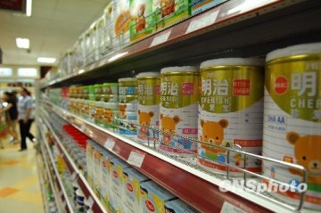 专家称国内受辐射明治奶粉应召回 可相信国产奶